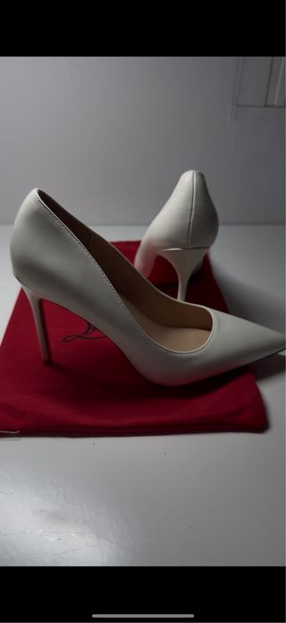 Tacones Christian Louboutin Suela Roja Talla 39