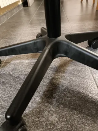 Silla de escritorio naranja y negra