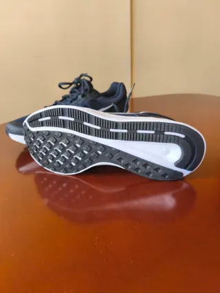 Nike Run Swift 2. Zapatillas Hombre Talla 44