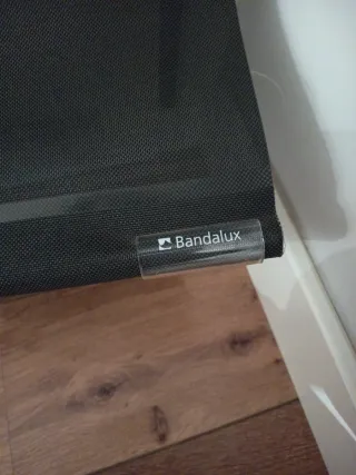 Cortina enrollable marrón