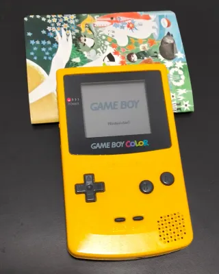 Game Boy Color Amarilla