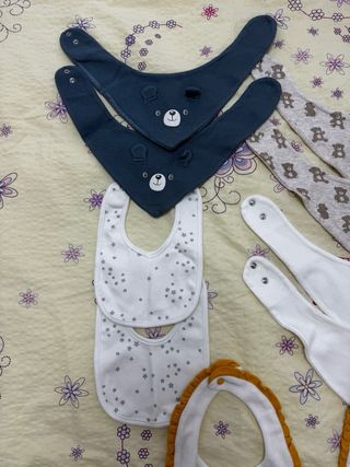 Lote de 10 baberos para bebés gemelos