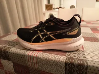 Zapatillas ASICS GEL-KAYANO 31.