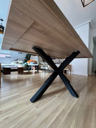 Mesa de comedor de madera
