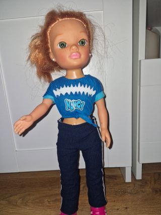 Muñeca Nancy patinadora con accesorios