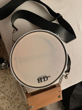 Tambor infantil con correa y bloque