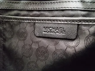 Bolso Michael Kors Sutton Satchel Negro