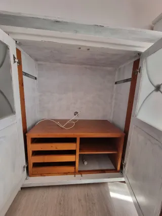 Mueble de salón madera y cristal