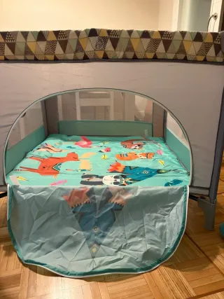 Parque cuna infantil con colchón aparte