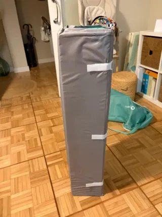 Parque cuna infantil con colchón aparte