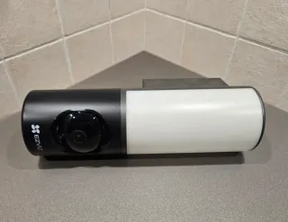 Telecamera Ezviz LC3 Smart Security Light Camera