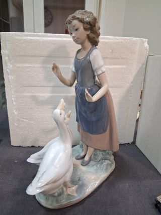 Lladro Niña Enseñando Gansos Porcelana