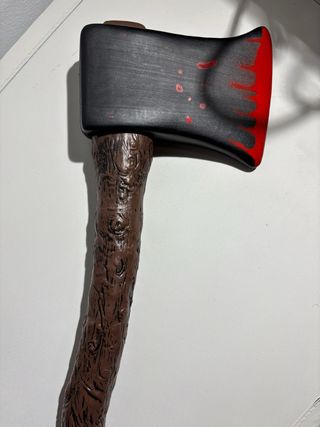 Hacha y máscara Halloween