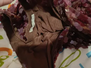 Pantalones Stradivarius lentejuelas color burdeos