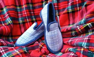 Lotes 100 Zapatillas Niñ@s al Mayor,  por 125€