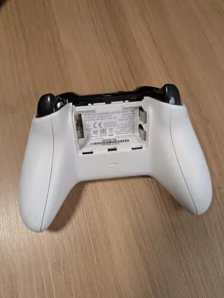 Mando Xbox One Blanco (con ligero drift)