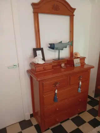 Mesita de noche de madera