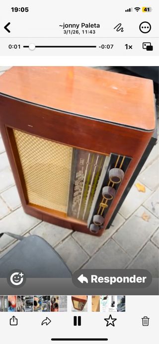 Radio antigua de válvulas