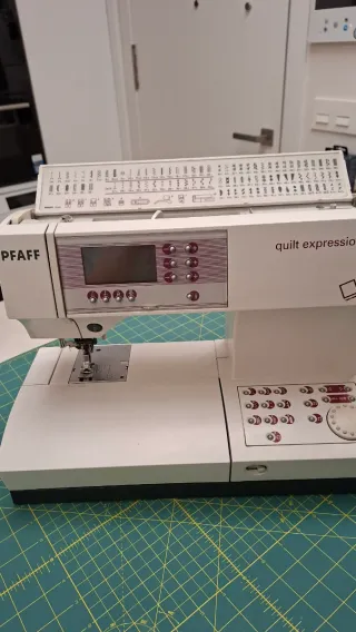 Máquina de coser PFAFF Quilt Expression 2046
