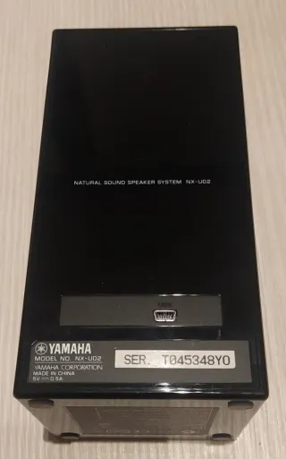 Altavoz Yamaha con Excelente Sonido