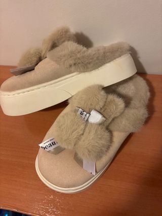 Zapatillas plataforma beige nuevas