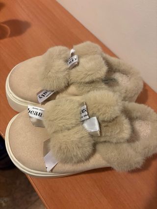 Zapatillas plataforma beige nuevas