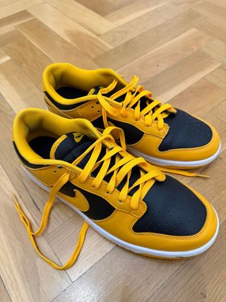 Nike Dunk Low Amarillo y Negro