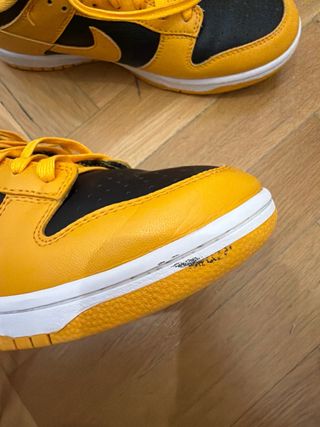 Nike Dunk Low Amarillo y Negro