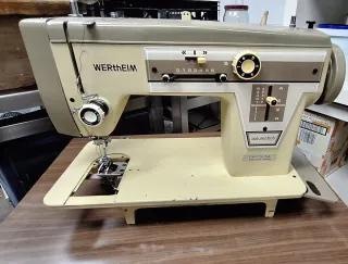 Máquina de coser Wertheim Automática