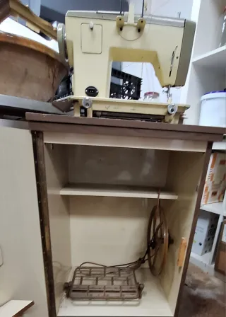 Máquina de coser Wertheim Automática