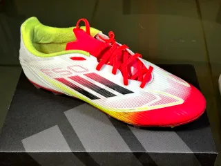 Botas de fútbol Adidas F50 leage Rojas Talla: 47