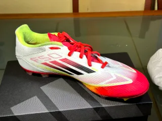 Botas de fútbol Adidas F50 leage Rojas Talla: 47