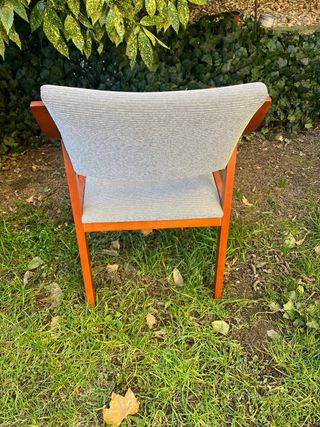 Silla de madera y tela