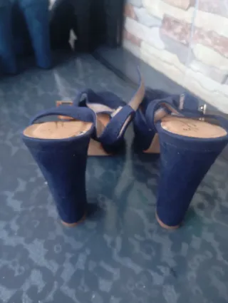 Zapatos de tacón azul
