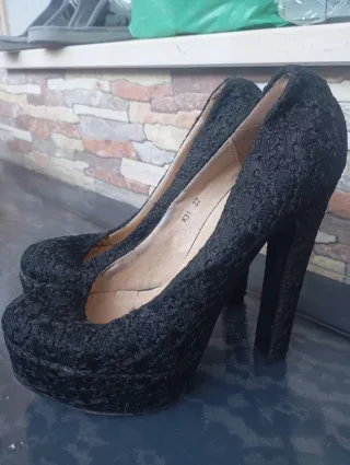 Zapatos de tacón negros