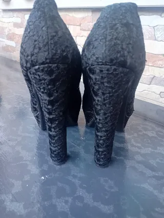 Zapatos de tacón negros