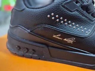 Vendo sneakers Luis Vuitton