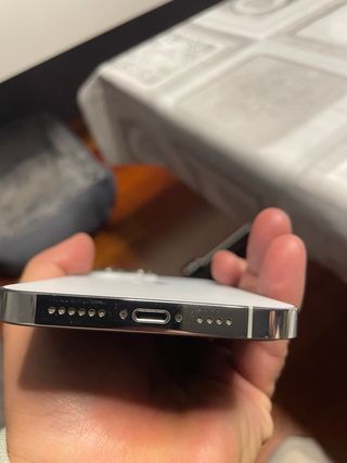 a iPhone 14 Pro Max casi nuevo