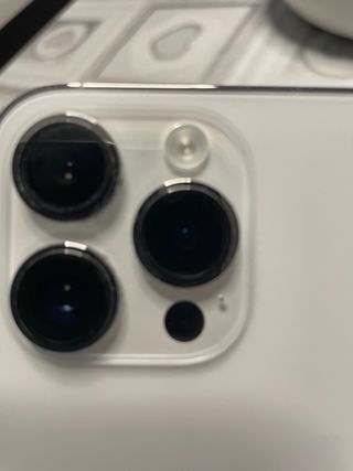 a iPhone 14 Pro Max casi nuevo