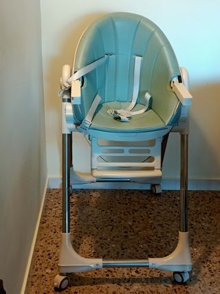 Trona evolutiva plegable con ruedas