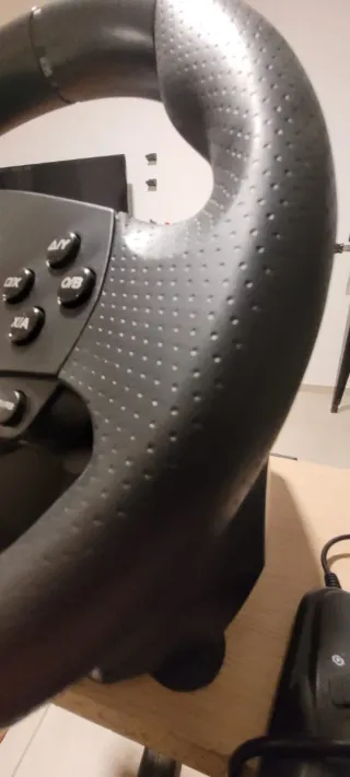 Volante PS4 con pedali e cambio