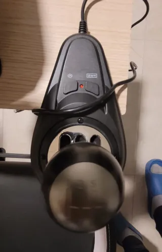 Volante PS4 con pedali e cambio