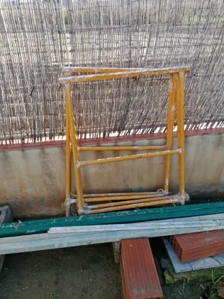 Burriquetas de obra metálicas