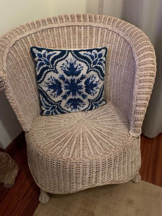 Conjunto de dormitorio de mimbre blanco y madera