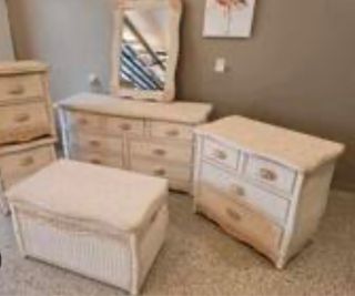 Conjunto de dormitorio de mimbre blanco y madera
