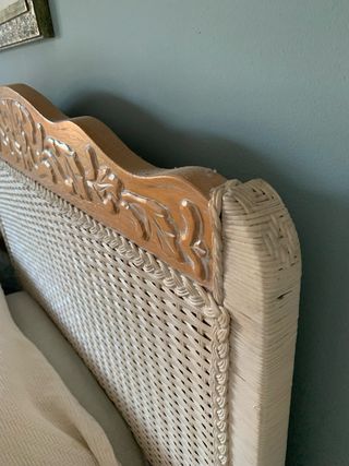 Conjunto de dormitorio de mimbre blanco y madera