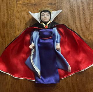 Bambola porcellana Matrigna di Biancaneve Disney