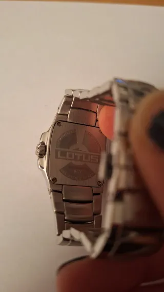 Reloj Lotus