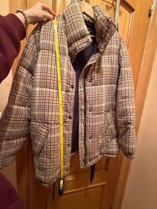 Anorak acolchado cuadros Bershka
