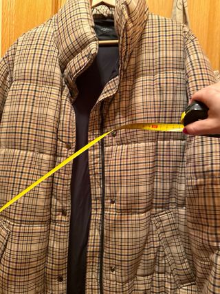 Anorak acolchado cuadros Bershka